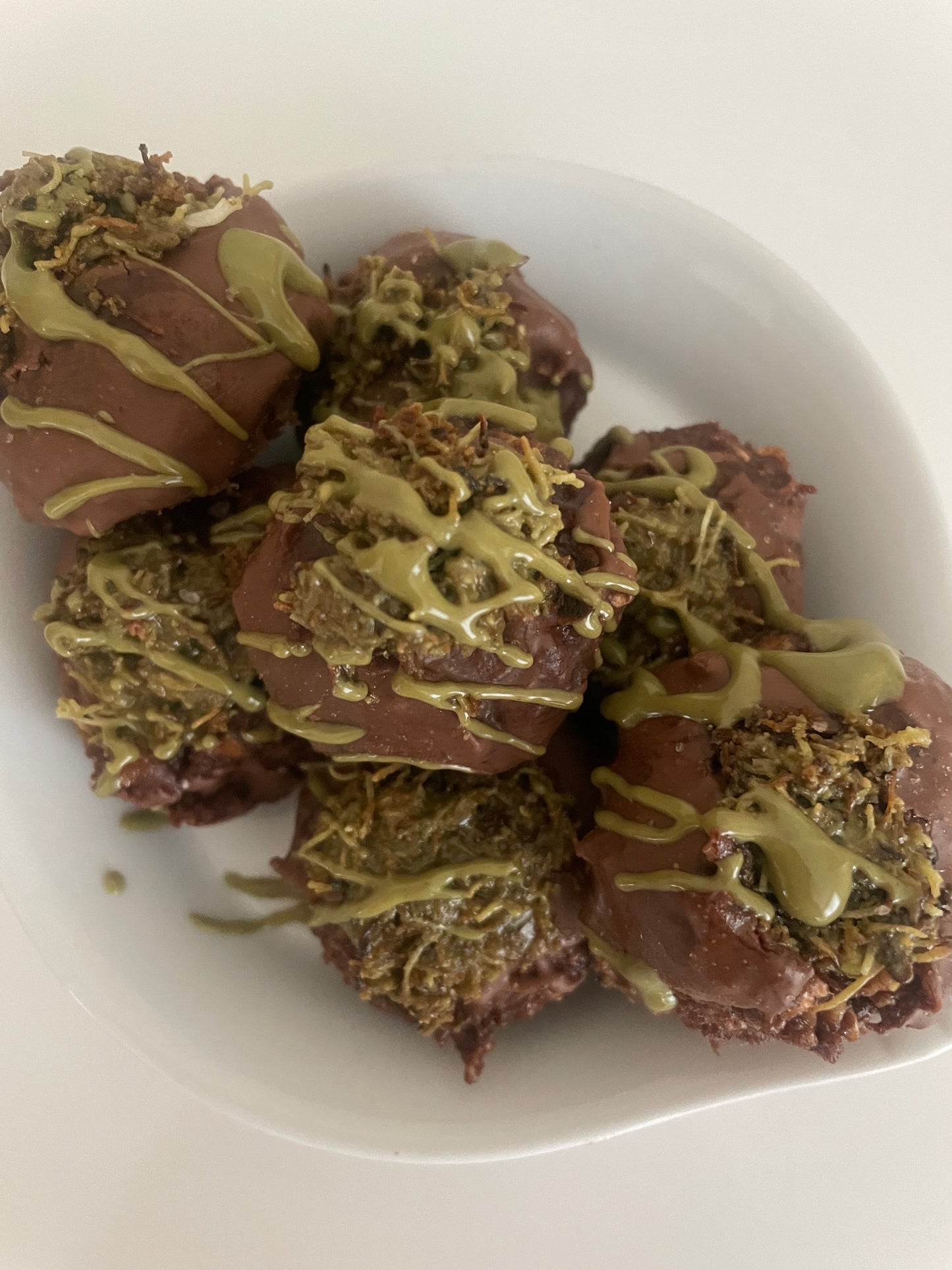 Chocolate kunafa pistachio protein balls - Dubai chocolate inspired